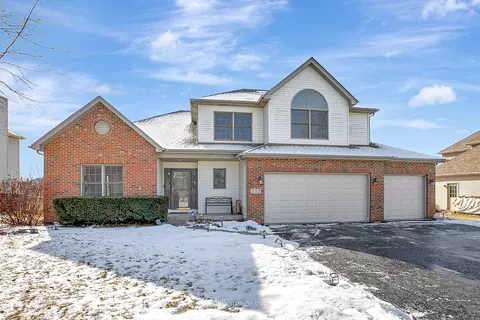 332 Morgan Valley Dr, Oswego, IL 60543