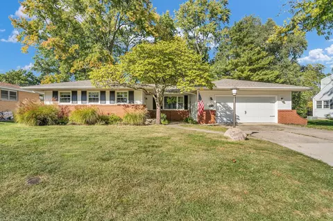 818 Stoddard Ct, Monticello, IL 61856