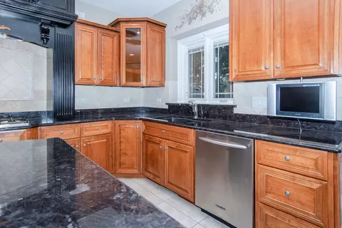 Kitchen - 25319 W Alison Rd, Plainfield, IL 60586 photo 5 of 7