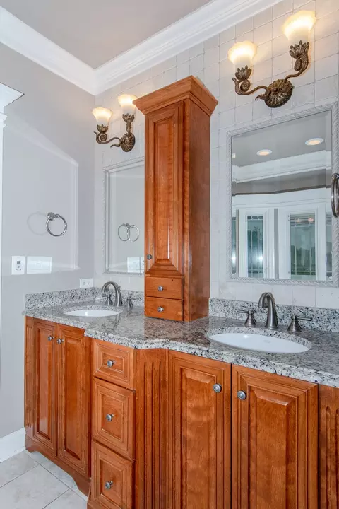 Bath - 25319 W Alison Rd, Plainfield, IL 60586 photo 2 of 12