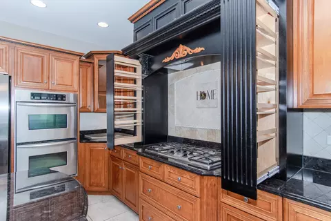 Kitchen - 25319 W Alison Rd, Plainfield, IL 60586 photo 6 of 7
