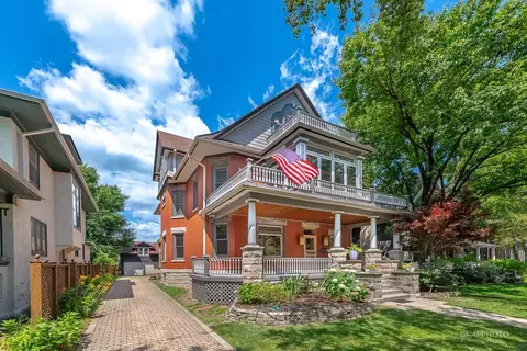 159 N Elmwood Ave, Oak Park, IL 60302