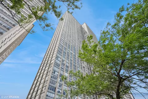 655 W Irving Park Rd #4012, Chicago, IL 60613