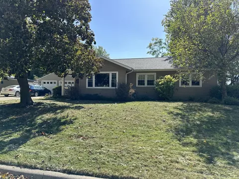 219 Maple Ave, Morrison, IL 61270