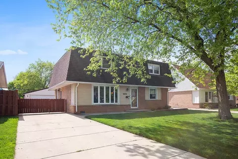 13012 W Playfield Dr, Crestwood, IL 60445