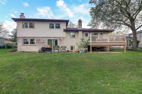 Exterior - 809 Chestnut Ln, Darien, IL 60561 photo 4 of 4