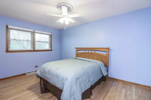 Bedroom - 809 Chestnut Ln, Darien, IL 60561 photo 2 of 3