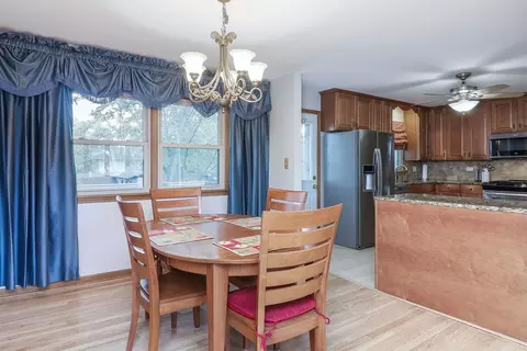 Dining - 809 Chestnut Ln, Darien, IL 60561 photo 1 of 1