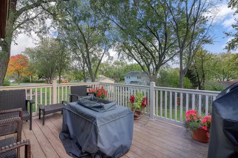 Exterior - 809 Chestnut Ln, Darien, IL 60561 photo 2 of 4