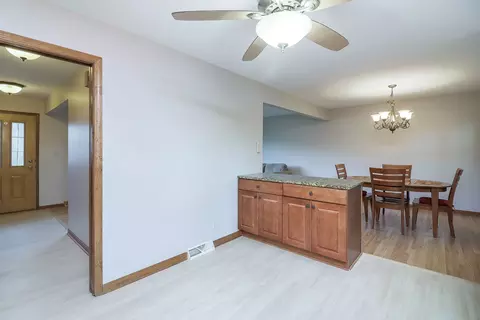 Entry Way - 809 Chestnut Ln, Darien, IL 60561 photo 1 of 1