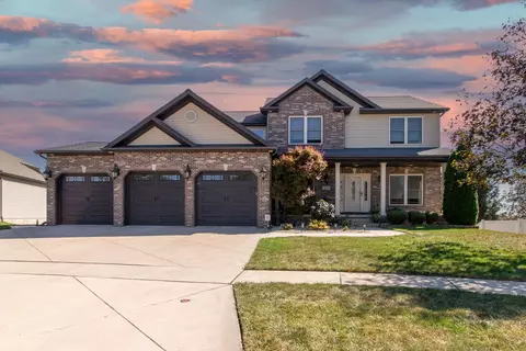 5111 Fleming Ln, Bloomington, IL 61705