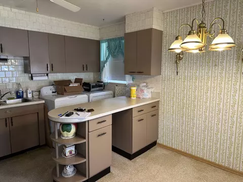 Kitchen - 2903 S Wilke Rd, Rolling Meadows, IL 60008 photo 1 of 2