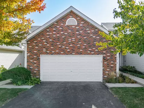 219 Partridge Ct, Algonquin, IL 60102 photo 2