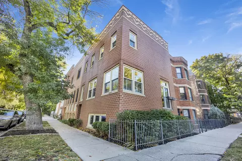 2057 W Mclean Ave, Chicago, IL 60647