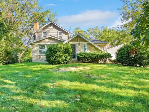 62 79th St, Willowbrook, IL 60527