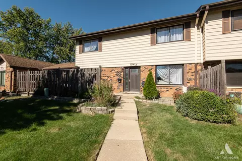 7324 Winthrop Way #3, Downers Grove, IL 60516