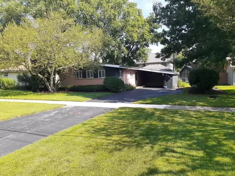 1702 W Oakton St, Arlington Heights, IL 60004