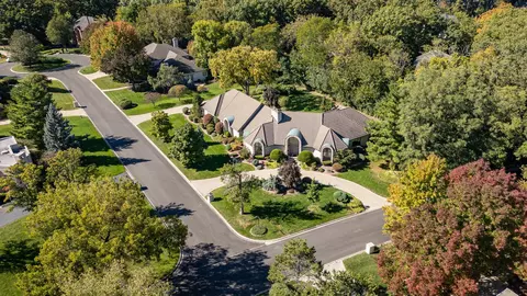 3108 Heritage Oaks Cir, Oak Brook, IL 60523