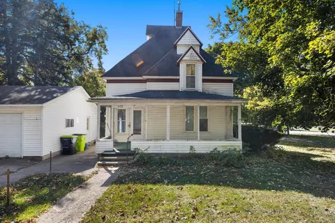 413 W Chestnut St, Fairbury, IL 61739