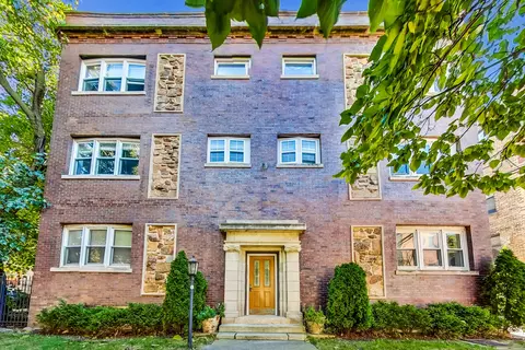 1755 W Belle Plaine Ave #2E, Chicago, IL 60613