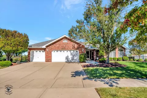10026 Lancaster Dr, Mokena, IL 60448