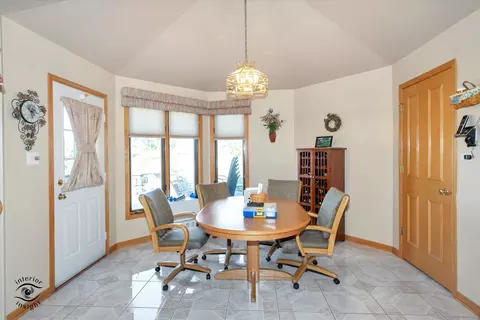 10026 Lancaster Dr, Mokena, IL 60448 photo 5