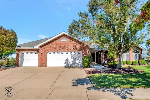 10026 Lancaster Dr, Mokena, IL 60448 photo 2