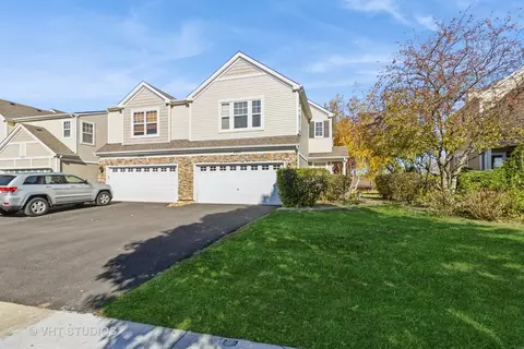 6755 Slate Dr, Carpentersville, IL 60110