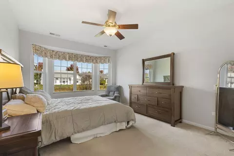 Bedroom - 2498 Rolling Rdg, Elgin, IL 60124 photo 3 of 3