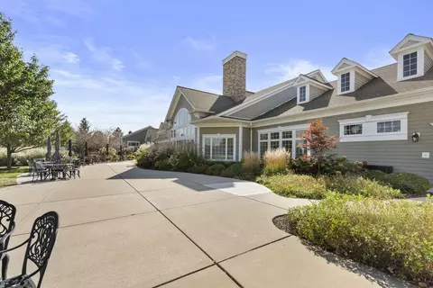 Exterior - 2498 Rolling Rdg, Elgin, IL 60124 photo 7 of 8