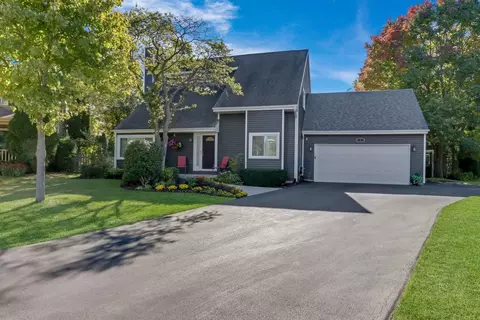 7 Whaler Ct, Third Lake, IL 60030