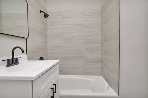 Bath - 1374 E 87th St, Chicago, IL 60619 photo 2 of 2
