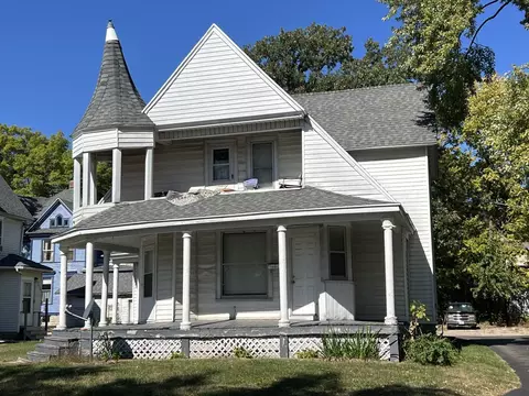 109 E Chamberlin St, Dixon, IL 61021 photo 2