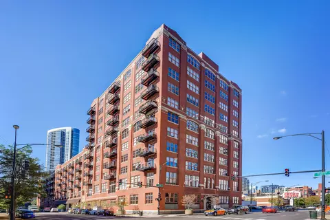 360 W Illinois St #309, Chicago, IL 60654