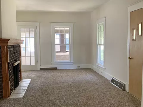 Living - 218 W Glover St, Ottawa, IL 61350 photo 1 of 5