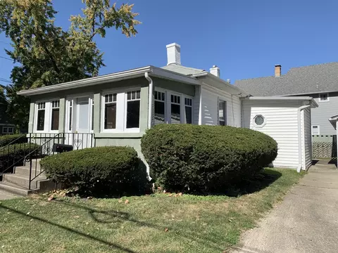 Exterior - 218 W Glover St, Ottawa, IL 61350 photo 5 of 5