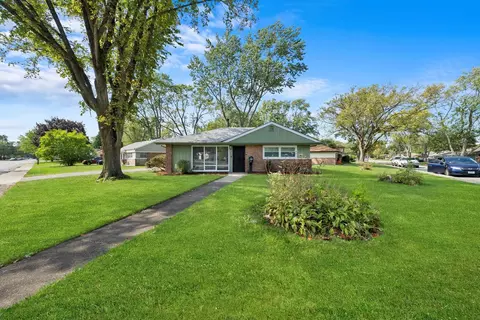 247 Minocqua St, Park Forest, IL 60466