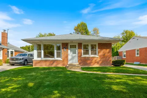 117 S Belmont Ave, Arlington Heights, IL 60005
