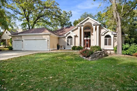 802 Wild Ginger Rd, Sugar Grove, IL 60554