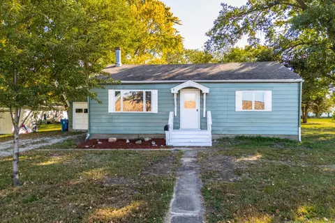 607 Spruce St, Chenoa, IL 61726