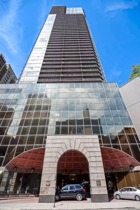 10 E Ontario St #2604, Chicago, IL 60611