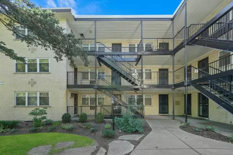 4258 N Greenview Ave #3C, Chicago, IL 60613