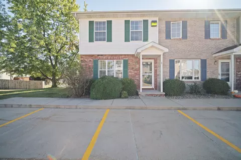 5 Andy Ct #1, Bloomington, IL 61704