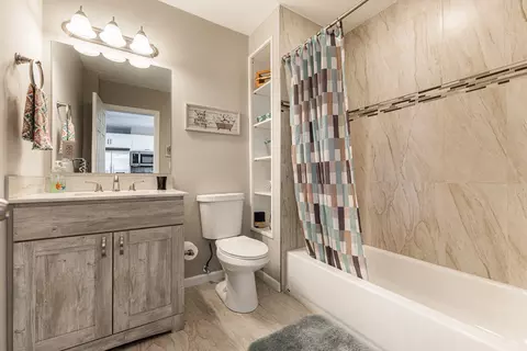 Bath - 71 S Jackson St, Elgin, IL 60123 photo 1 of 3