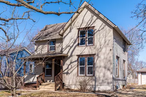 71 S Jackson St, Elgin, IL 60123