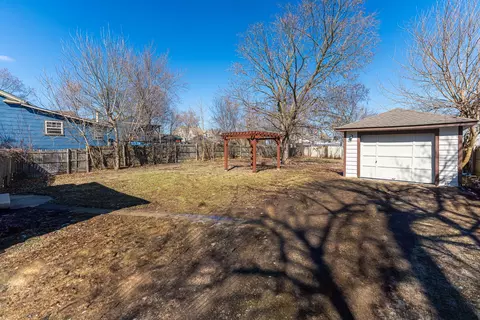 Exterior - 71 S Jackson St, Elgin, IL 60123 photo 6 of 7