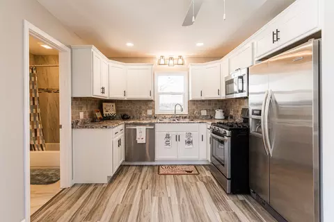 Kitchen - 71 S Jackson St, Elgin, IL 60123 photo 2 of 3