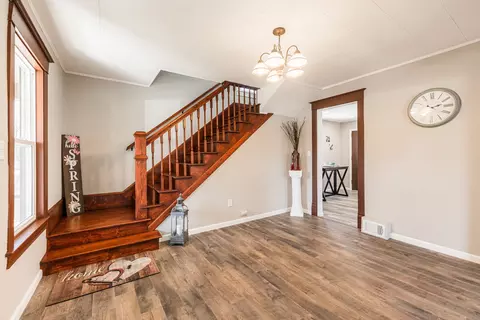 Entry Way - 71 S Jackson St, Elgin, IL 60123 photo 2 of 9
