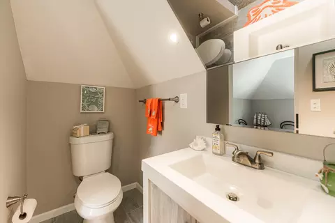Bath - 71 S Jackson St, Elgin, IL 60123 photo 3 of 3