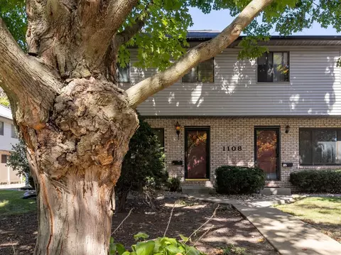 1108 E Jefferson St #11, Bloomington, IL 61701 photo 2